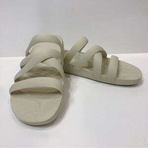 NWOT Crocs Women's Shoe